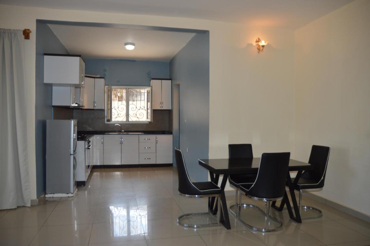 Residence Rosalie Яунде Экстерьер фото
