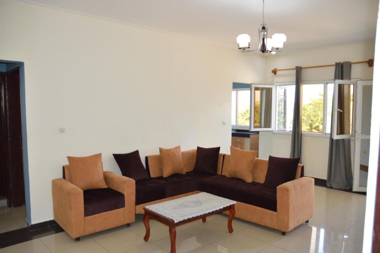 Residence Rosalie Яунде Экстерьер фото