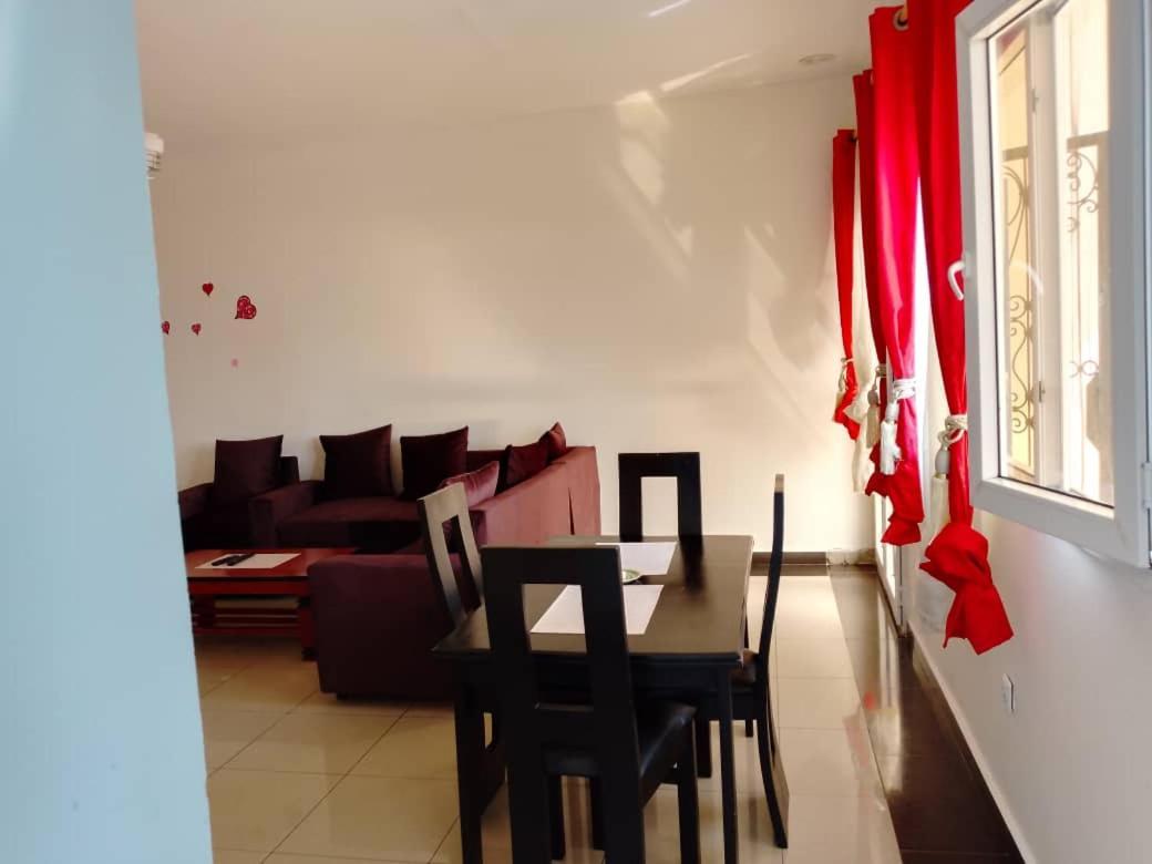 Residence Rosalie Яунде Экстерьер фото