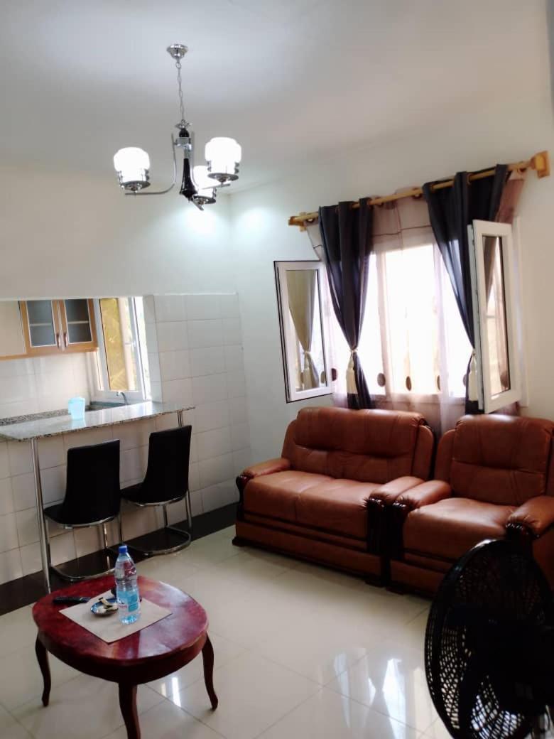 Residence Rosalie Яунде Экстерьер фото